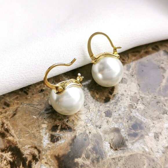 Alicia Bonnie Blanche gold White Pearl Earrings - Picture 4 of 5